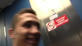 A highly super-cute sporty chap milks off in the park