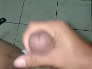 Masturbate inside the Comfort Room | habang may tao sa labas..