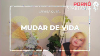 Latina con grandes tetas naturales y pezones enormes monta una polla en vaquera antes de una penetración anal profunda hasta un orgasmo a gritos