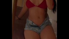 Gostosa e Rabuda Comandando a Sua Punheta Guiada com Boquete no Consolo