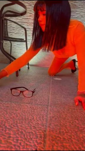 Vilba loses her glasses