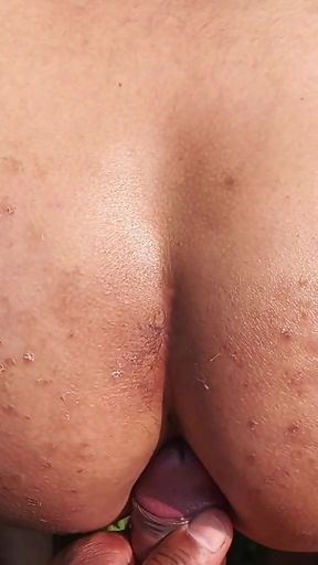 Mere ko Gand mein Lund lene ka bahut shauk hai lekin pura land andar nahin Le paati Hai Indian sex video   Clip 1