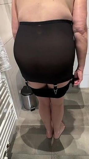 Aunty Sandra in Her Everyday Girdle Vgq45