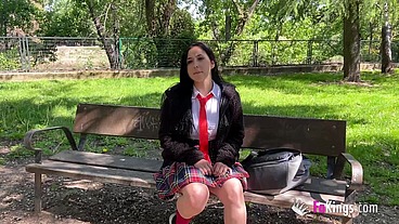 First decision after leaving a stupid boyfriend? 'I WANT TO BECOME A PORN MODEL!!' Sandra wants a challenge