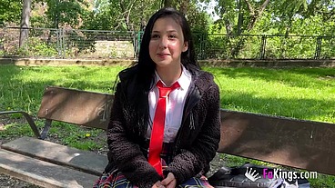 First decision after leaving a stupid boyfriend? 'I WANT TO BECOME A PORN MODEL!!' Sandra wants a challenge