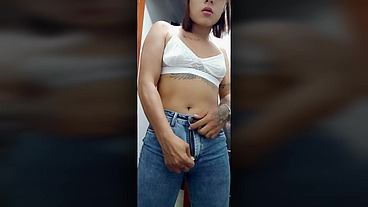 TS Angelique - I'm peeing through my jeans zip