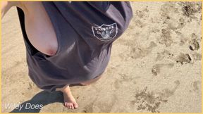 Wifey Walks Around Beach Fully Nude