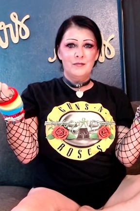 Smoking Bitch Humiliation for Jerking off