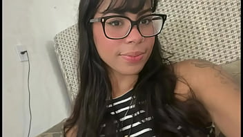 Menina grava a foda mas acaba caindo na net.
