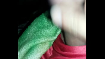 Batendo uma punheta gostosa