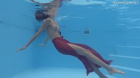 Underwater Naked Chick Getting Horny - Hermione Ganger