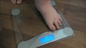 Bunnie's 1st Weigh In (HD MP4)