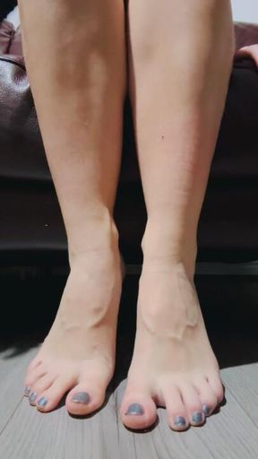 Worship you Goddess’ Feet 👣😈