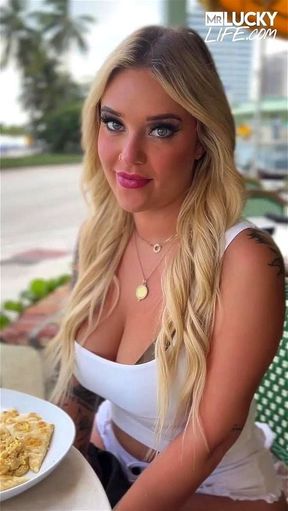 Bombshell Kali Roses Poolside Hookup With This Lucky Guy