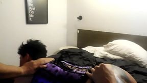 los amigos de mi marido me cojen primero me meten una verga de 35 x14 luego una botella de toda adentro del culo y toman directo del culo para festejar