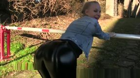 MY HOT YOUNG GIRLFRIEND IN LATEX LEGGINGS WALKING IN PUBLIC