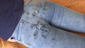 I finally managed to enjoy my beautiful sister-in-law and I made her a cumshot on her big ass with my jean on