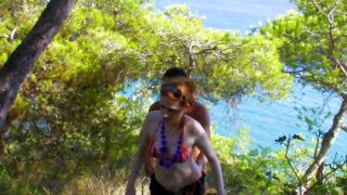 Hardcore γαμήσι στον κώλο για την χαριτωμένη κοκκινομάλλα έφηβη πόρνη Aurora Viper