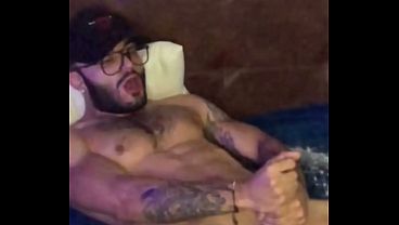 [HOT] Muscular Latino Solo in Amsterdam Hotel - Relaxed Morning Session BLAZEX