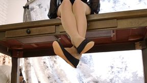 Smell Amazing Legs Of Stella In Dark Gymnastic Slippers - Full - UHD 3840x2160