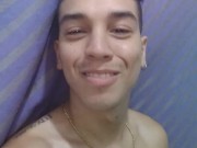 Aburrido acostado en la camita