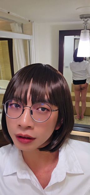 Shemale Ting xuan masturbates in front of the mirror