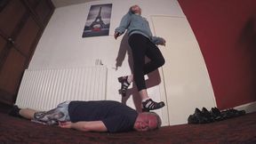 7 Pairs Of Shoes Head Trampling FLOOR CAM