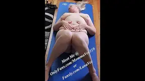 Hot MILF Does Some Good Naked Yoga To Jerkoff To!