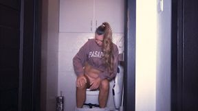 Blockage in the toilet mp4 FULL HD