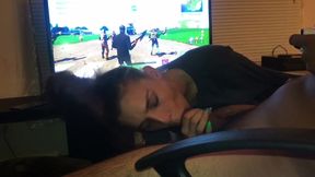 FORTNITE PLAYER GETS BLOWJOB FROM HOT BRUNETTE IN BDSM SESSION