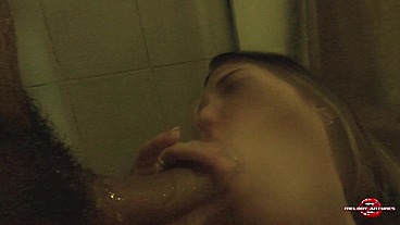 In the bathroom an oral of the most horny of the xvideos, phenomenal blonde making the dick come.