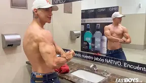 John Biancos Ripped Body tease: Steamy 18+ Flex Session – TinyGays