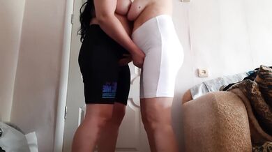 Mutual masterbation at the party cum quick with my girlfriend