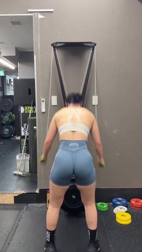 Fit wrestler with a bubble butt shows off her curvy body during intense workout