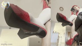 ShoePlay Fetish Sara 2