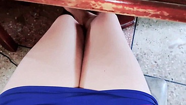 MI MADRASTRA LESBIANA COLEGIALA JOVENCITA SE MASTURBA VIENDO PORNO Y ME ENVÍA EL VIDEO POR 1000 PESOS, SEXO CASERO REAL AMATEUR.