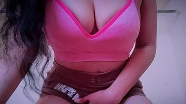 MI MADRASTRA LESBIANA COLEGIALA JOVENCITA SE MASTURBA VIENDO PORNO Y ME ENVÍA EL VIDEO POR 1000 PESOS, SEXO CASERO REAL AMATEUR.