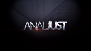 马可·布尔在户外猛操一位纹身熟女的屁股和阴部，然后给她来了个口交。