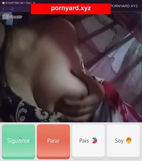 Teen flashes webcam in homemade clip
