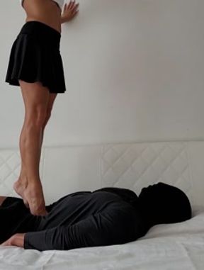 Barbie trample cock and Ball No.58