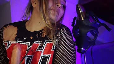 La mas sexy modelo webcam de Colombia ahora hace su primer show masturbandose con dildo