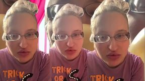 ASMR Bubble Gum listen in headphones