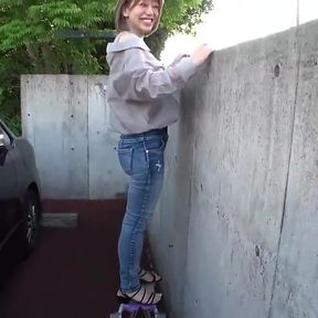 A Slender Beauty Explores