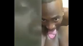 Manger moi la chatte