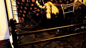 Heavy Rubber Doll.wmv