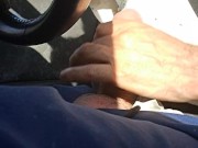 me pajeo en el coche y me corro en mi boca