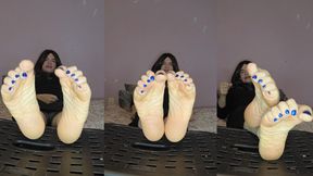 Stroke to my feet - Foot JOI