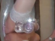 La mère Noël dévergondée joue avec des boules ...