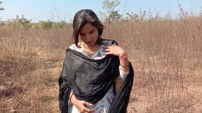 Beautiful Real Indian Kamini Bhabhi Getting Naked in Jungle
