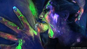 Glow-in-the-dark porn with some kinky slut bouncing on huge dick